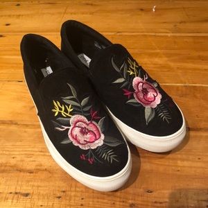 Steve Madden Slip on sneakers